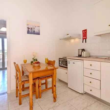 מלון דירות Makris Arillas Corfu 3*
